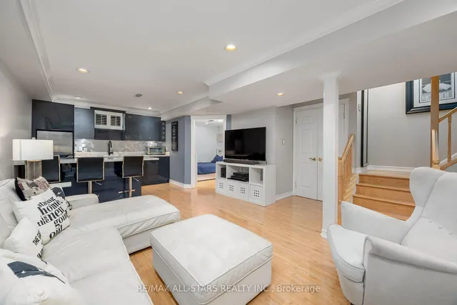 Additional image 32 of 10 Sufi Cres