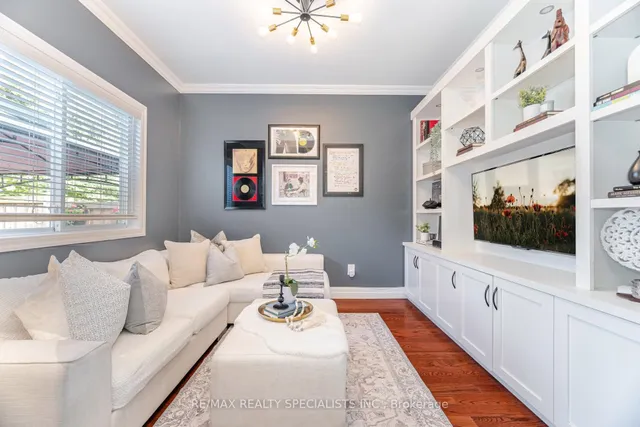 Additional image 7 of 7 Twenty Ninth St