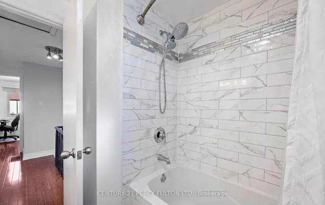 Additional image 35 of 57 Golden Appleway Unit 111