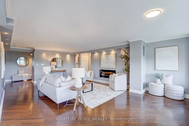 Additional image 3 of 65 Skymark Dr Unit 707