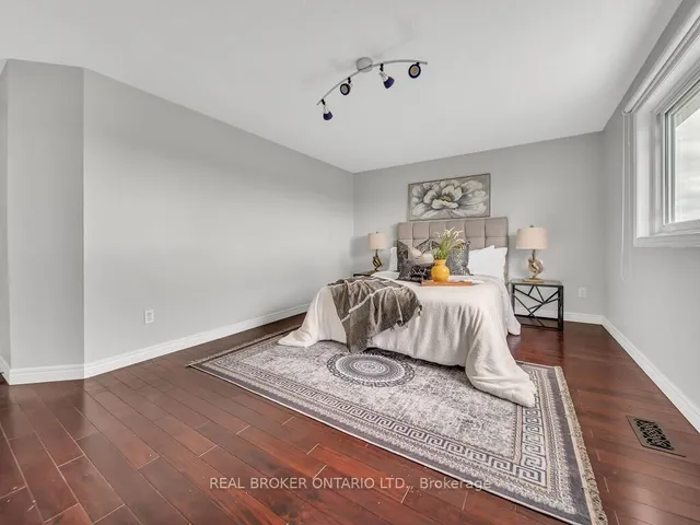 Additional image 28 of 141 Hollyridge Cres