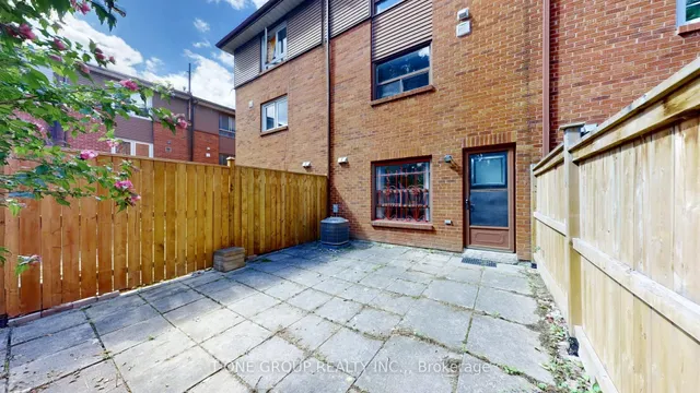 Additional image 33 of 632 Adelaide St