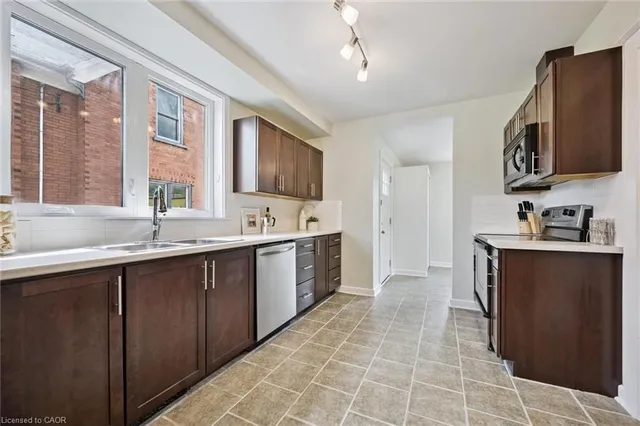 Additional image 12 of 123 Strange St