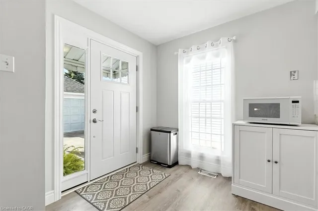 Additional image 26 of 53 Wake Robin Dr