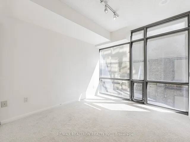 Additional image 27 of 38 Grenville St Unit 707