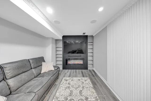 Additional image 44 of 41 Pinoak St