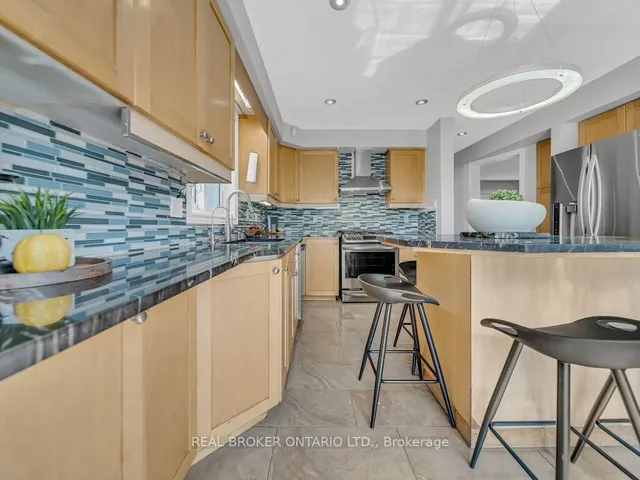 Additional image 21 of 141 Hollyridge Cres