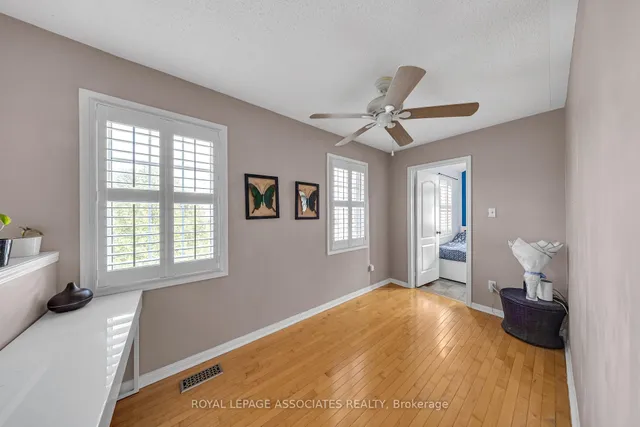 Additional image 38 of 41 Pinoak St