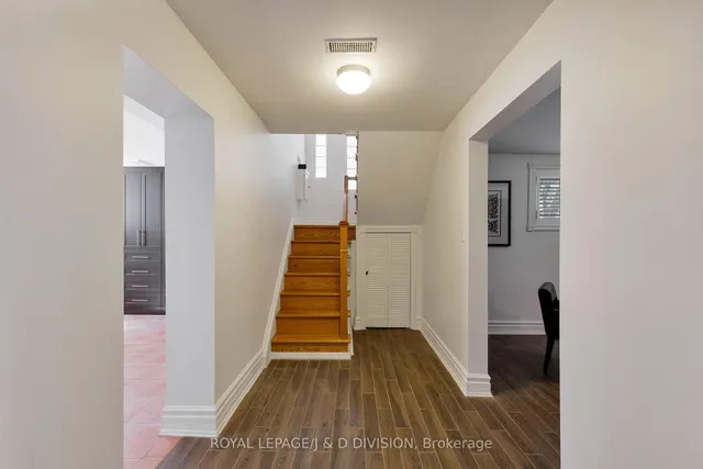 Additional image 39 of 27 Paramount Crt