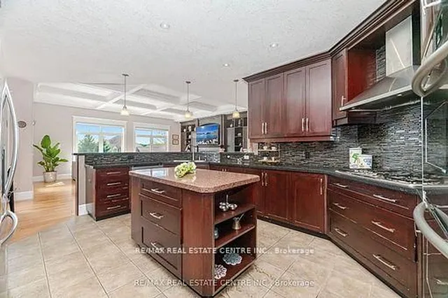 Additional image 18 of 86 Canters Clse