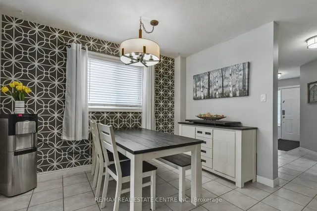 Additional image 9 of 194 Hollyridge Cres