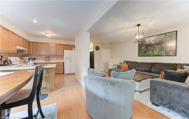 Additional image 13 of 916 Veronica Crt