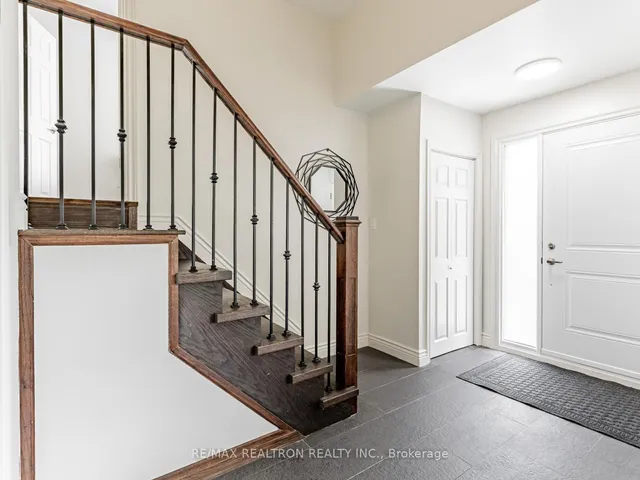 Additional image 2 of 4 Chater Crt