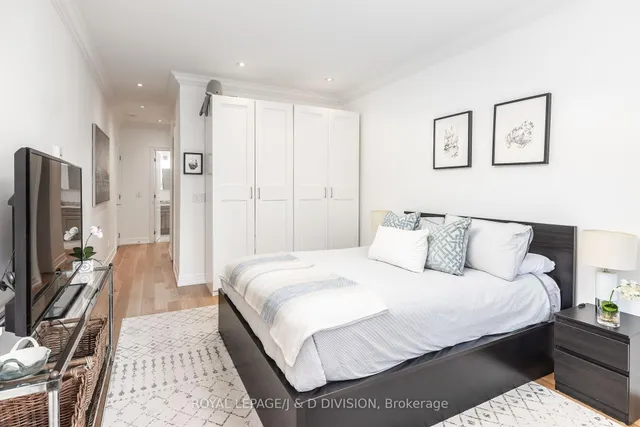 Additional image 12 of 20 Burkebrook Pl Unit 334