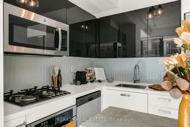 Additional image 9 of 39 Brant St Unit 512