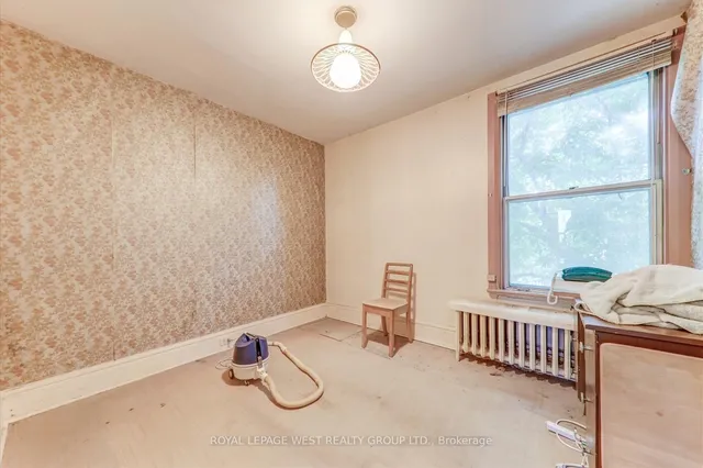 Additional image 25 of 24 Augusta Ave