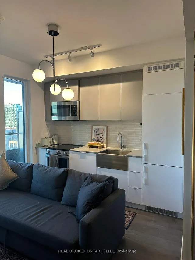 Additional image 8 of 270 Dufferin St Unit 820