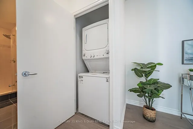 Additional image 40 of 300 Bloor St Unit 2004