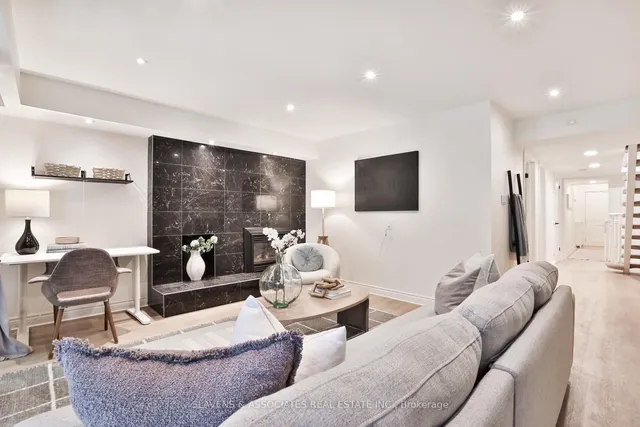 Additional image 30 of 1021 Spadina Rd