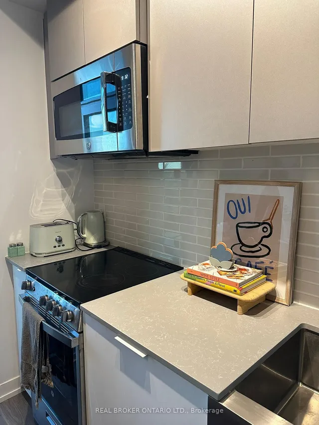 Additional image 11 of 270 Dufferin St Unit 820