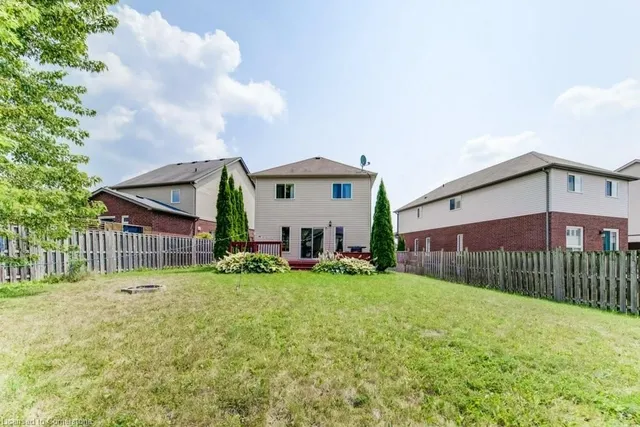 Additional image 44 of 220 Lemon Grass Cres