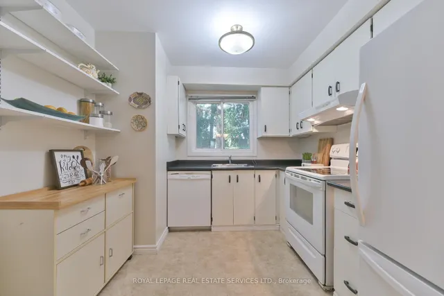 Additional image 10 of 442 Perth Ave Unit 11