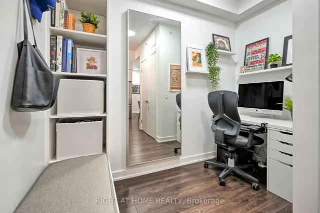 Additional image 4 of 10 Park Lawn Rd Unit 620