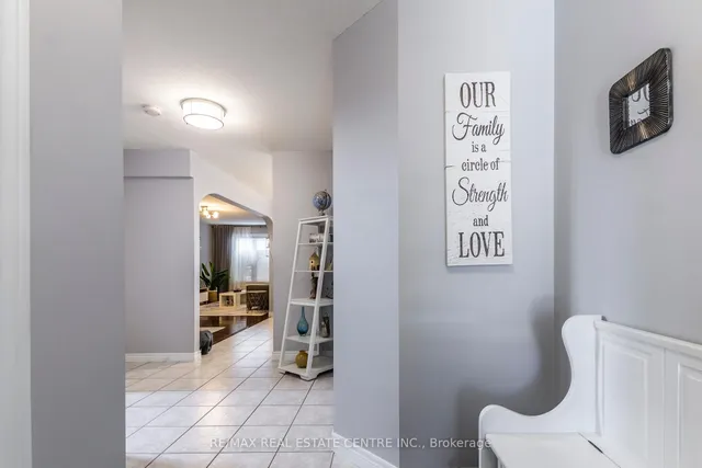 Additional image 7 of 194 Hollyridge Cres