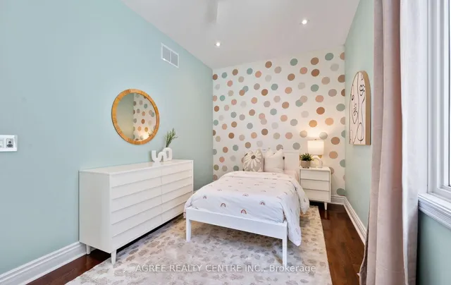 Additional image 27 of 179 Glengarry Ave