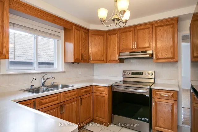 Additional image 11 of 50 Larchmere Ave