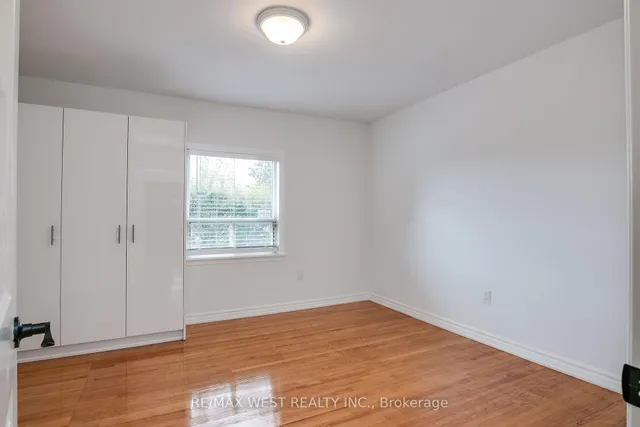 Additional image 17 of 50 Larchmere Ave