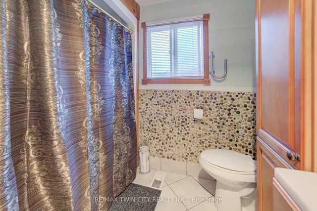 Additional image 23 of 82 Timberlane Cres
