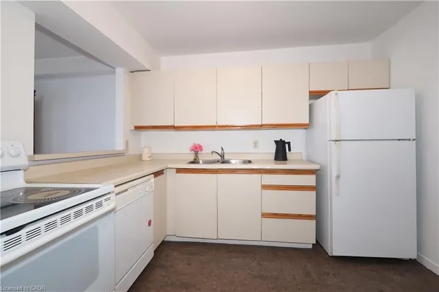 Additional image 8 of 18 Holborn Crt Unit 402