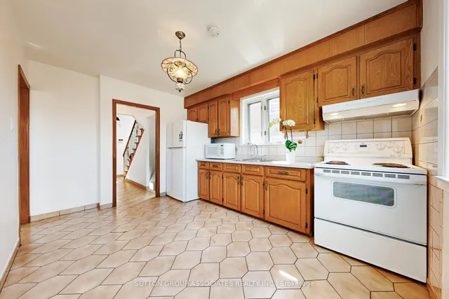 Additional image 14 of 22 Woodenhill Crt