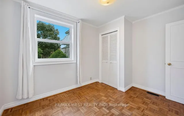 Additional image 21 of 6 Robindale Ave