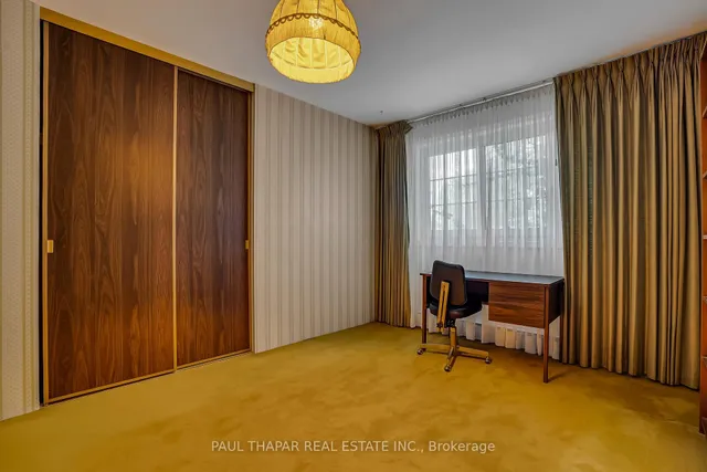 Additional image 20 of 17 Dolan Gate