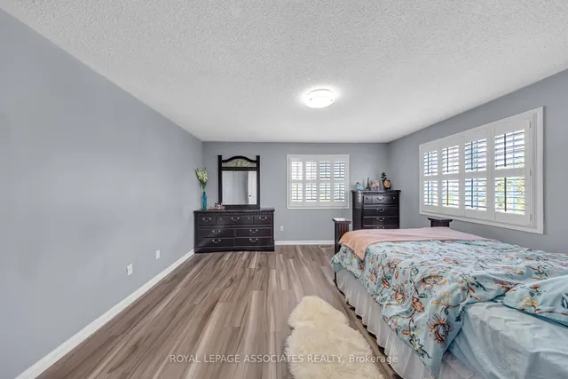 Additional image 29 of 41 Pinoak St