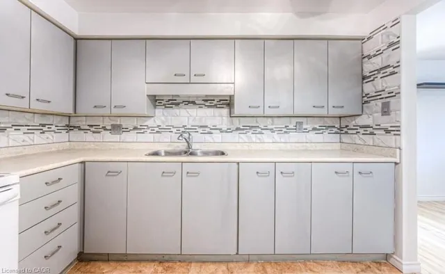 Additional image 10 of 565 Greenfield Ave Unit 703