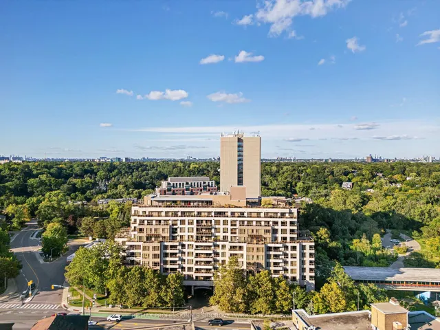 2662 Bloor St Unit 507