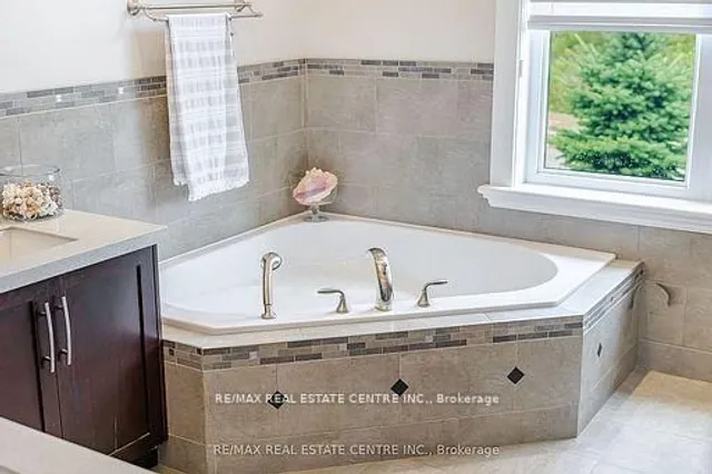 Additional image 24 of 86 Canters Clse