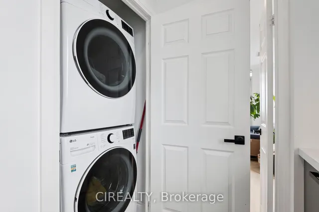 Additional image 14 of 18 Holmes Ave Unit UPH02