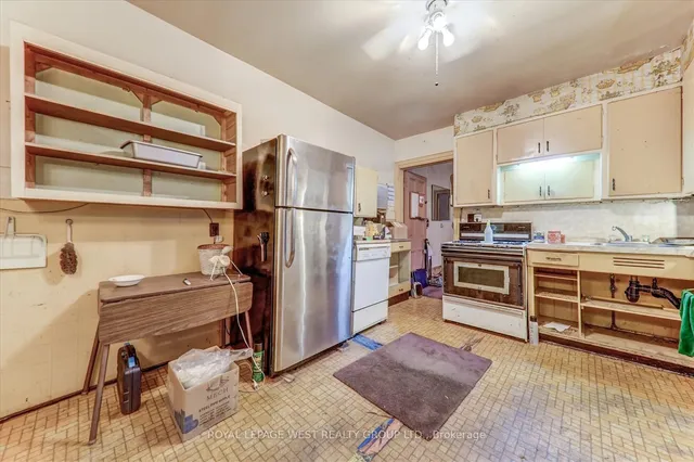 Additional image 8 of 24 Augusta Ave