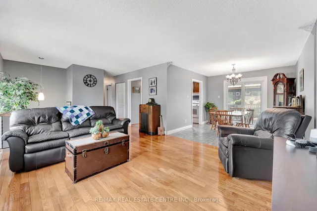 Additional image 8 of 11 Brassey Crt