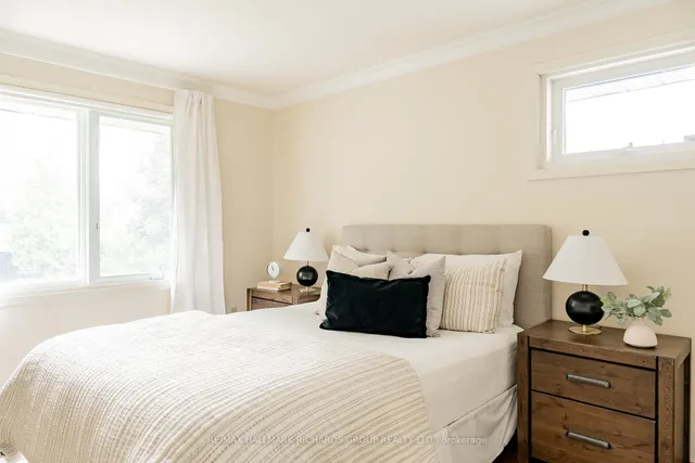 Additional image 23 of 30 Skyview Cres