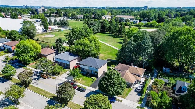 Additional image 43 of 73 Overlea Dr