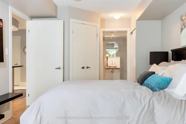 Additional image 20 of 550 Queens Quay Unit 126