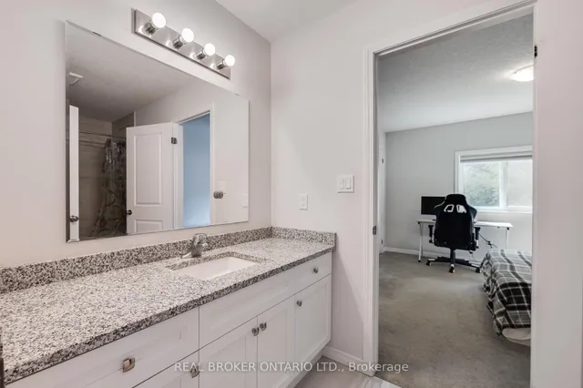 Additional image 28 of 326 Moorlands Cres