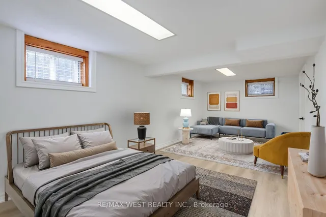 Additional image 29 of 50 Larchmere Ave