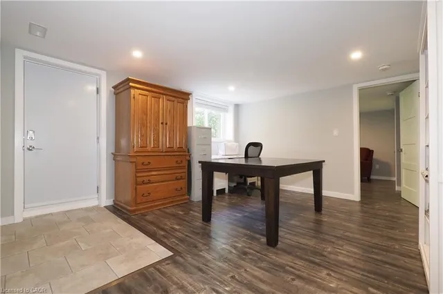 Additional image 33 of 20 Gay Cres