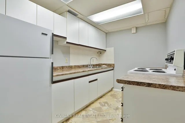 Additional image 28 of 63 Alpaca Dr